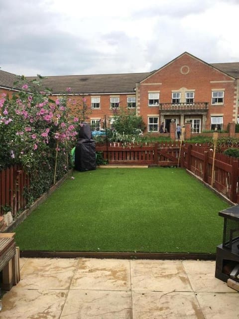 Cosy Canalside Home with Pizza Oven  Vacation rental in Charnwood