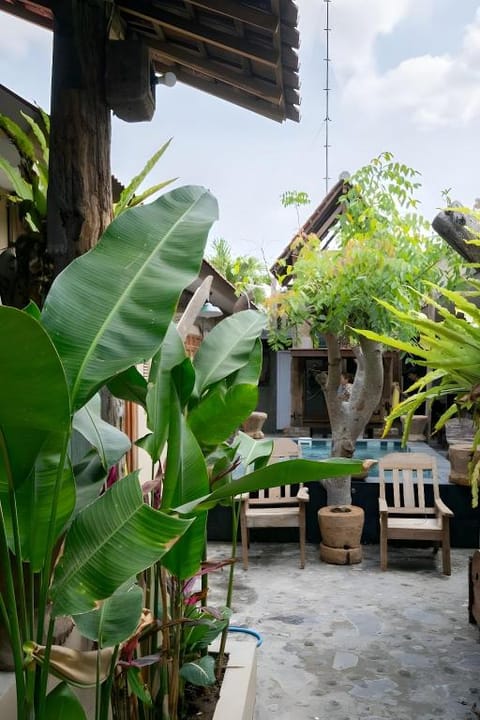 TwoSpaces Living at Wave And Chill House, Canggu Bed and Breakfast in North Kuta
