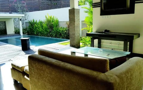 1BR Private Large Pool villa & Kitchen in Seminyak Villa in Kuta