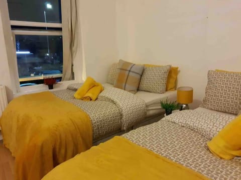 Studio with FREE ST PARKING, near City Centre Apartment in Liverpool