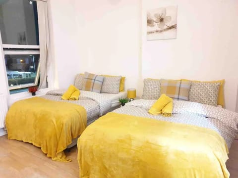 Studio with FREE ST PARKING, near City Centre Apartment in Liverpool