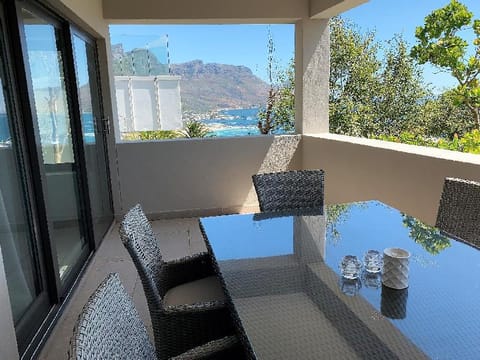 Clifton apartment with private pool deck  Apartment in Camps Bay