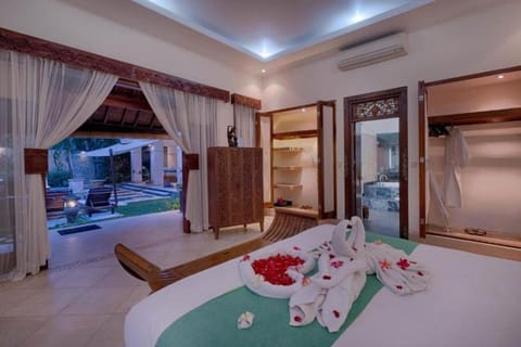 Luxury 4 BR With Beautiful Sunrise JU110A Villa in Blahbatuh