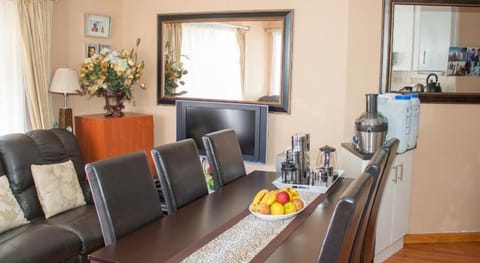 Onyx on Sycamore Vacation rental in Cape Town