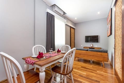 1 BR Suite Room- Breakfast and Private Pool Villa in Abiansemal