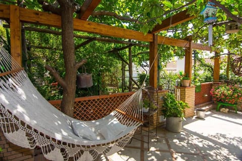 Positano Comfortableapt With Gorgeous Lemongarden Apartment in Positano