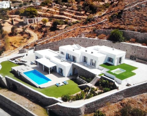 LUXURY VILLA SEVI PAROS, 6 BEDROOMS PRIVATE POOL Villa in Paros