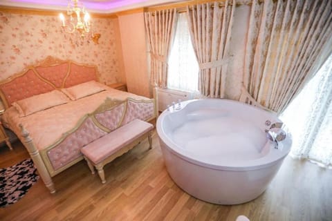 Luxurious Apartment Lake View Apartment in North Macedonia