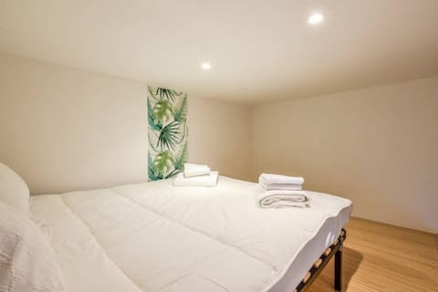 MALASANA,  APARTAMENTO CON PATIO 6 PAX Apartment in Centro