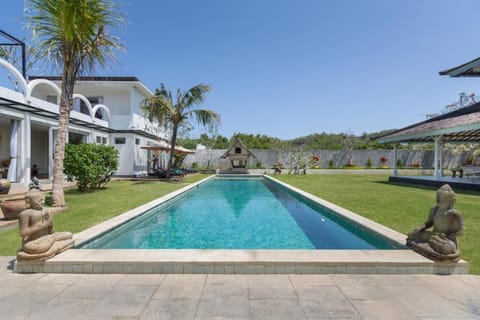 Luxury 5 BR Private Pool Villa Y013A Villa in Kuta Selatan