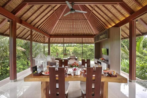 Cozy 2 BR Suite Pool Villa #Z88 Villa in Blahbatuh