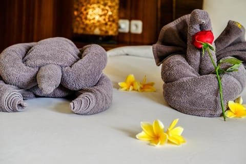 Cozy 1 BR Queen  Pool Access IR55A Apartment in North Kuta