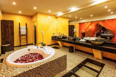 Two BR Jimbaran Family Suite-Breakfast#KKJ Villa in Kuta Selatan