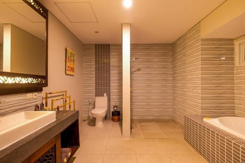 Cozy Double Room with Garden View SU45 Apartment in North Kuta