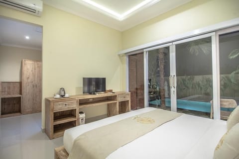 Beautiful 1 BR Superior Room Shared Pool REV24 Villa in Blahbatuh