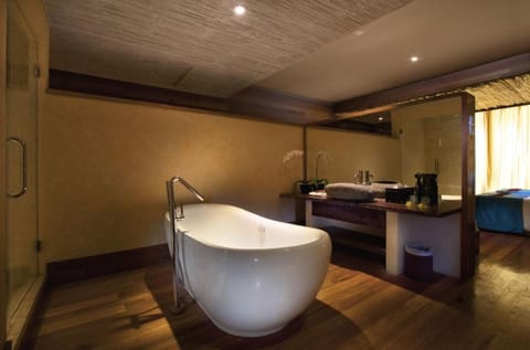 Suite with Pool View-Breakfast#THS Villa in Kuta Selatan