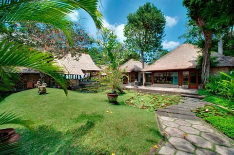 Luxury 1 BR Private Pool Villa #K22 Villa in Kuta