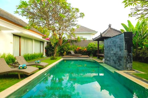 Stylish 1 BR King Room with Pool View AN120A Apartment in North Kuta