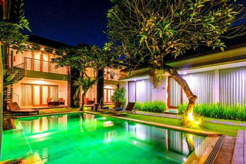 Queen Room Pool Access with 1 BR AN123A Apartment in North Kuta