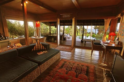 Two BR beachfront villa Private pool #v276 Villa in Mengwi