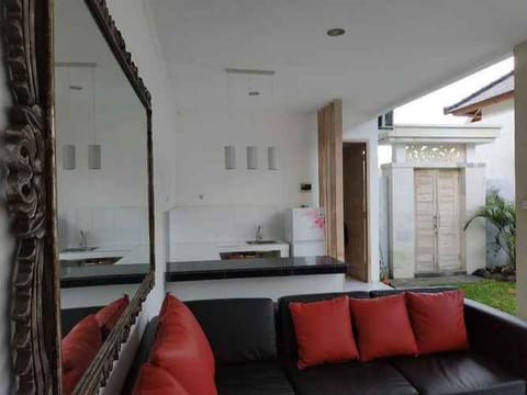 Villa Santika, 2 BR Private Villa near Lovina Villa in Bali