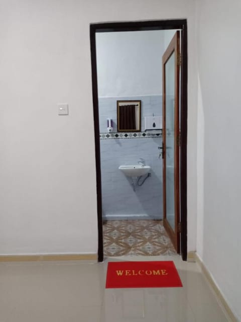 Santhi Guna Bungalow Campground/ 
RV Resort in Nusapenida