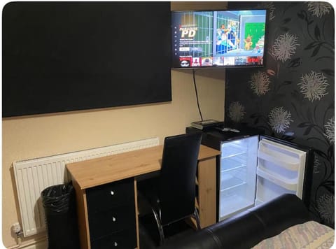 Quiet, spacious double bedroom! Bed and Breakfast in Huntingdonshire District