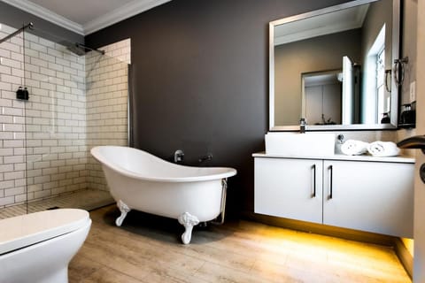 Whale Coast Ocean Villa Bed and Breakfast in Hermanus