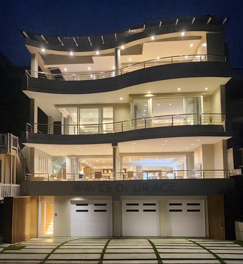 Waves of Grace Seafront Villa Bed and Breakfast in Western Cape