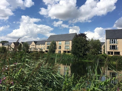 River Penthouse Little Paxton - 75 Skipper Way Apartment in Huntingdonshire District