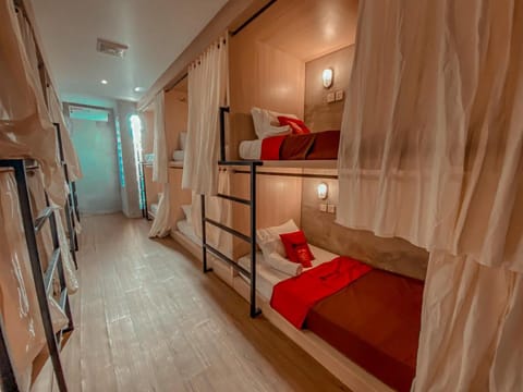 RedDoorz Hostel near Lippo Mall Kuta Hotel in Kuta