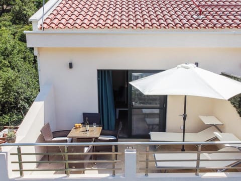 Square Point Apartments Apartment in Dobrota