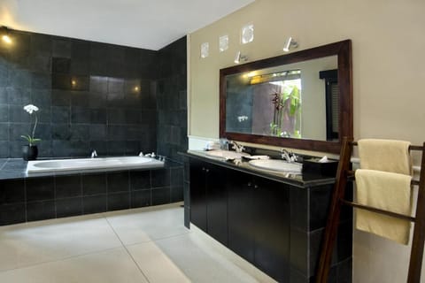 Luxury 3 BR Villa Private Pool Seminyak #NE Villa in Kuta