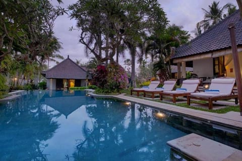 Cozy 4 BR Pool Villa Garden View #V90 Villa in Blahbatuh