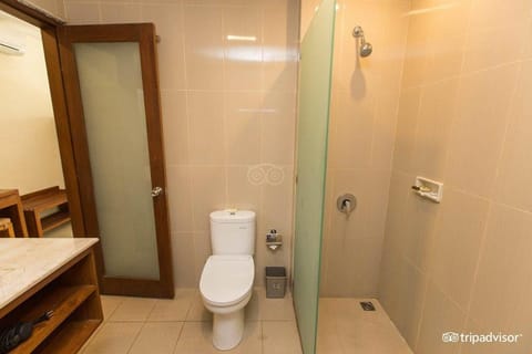 Adore 1 BR Deluxe Suite Room W/Lovely Staff #V17 Vacation rental in Ubud