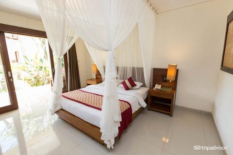 Adore 1 BR Deluxe Suite Room W/Lovely Staff #V17 Vacation rental in Ubud