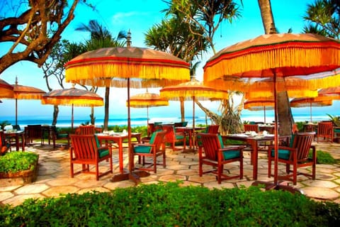 Luxury 1 BR Villa with Garden View #R19 Villa in Kuta