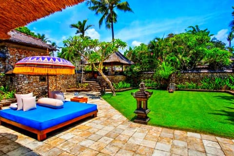 Luxury 1 BR Villa with Garden View #R19 Villa in Kuta