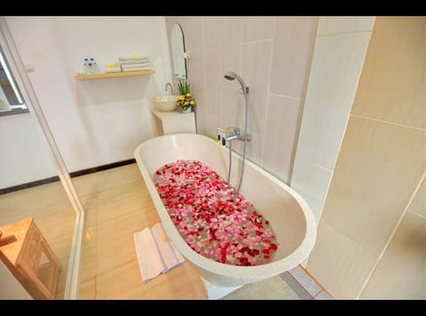 Stunning 1 BR with Private Pool Villa #LA20 Villa in Kuta Selatan