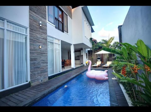 Stunning 1 BR with Private Pool Villa #LA20 Villa in Kuta Selatan