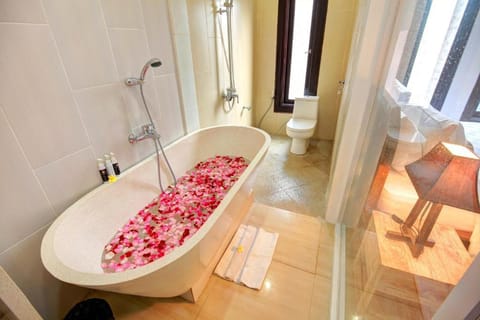 Luxury 4 BR Private Pool Villa #LA13 Villa in Kuta Selatan