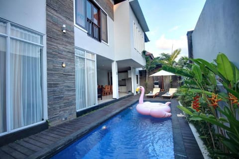 Luxury 4 BR Private Pool Villa #LA13 Villa in Kuta Selatan