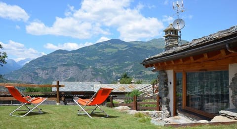 Holiday house with garden and enchanting view Vacation rental in Aosta Valley, Italy