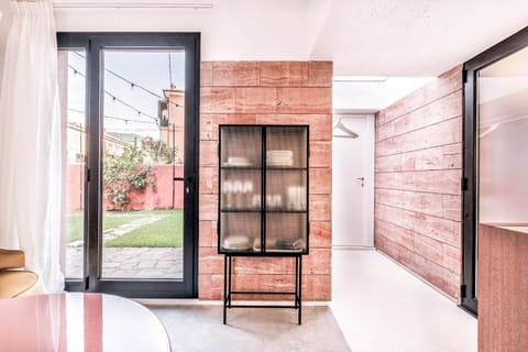 Microcosmo La Spezia - Pink Studio Apartment in La Spezia