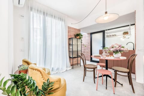 Microcosmo La Spezia - Pink Studio Apartment in La Spezia