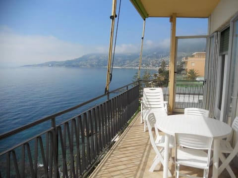 Apartments solaria 1 2 Ospedaletti Ligure by Sanremo Italian Riviera Apartment in Sanremo