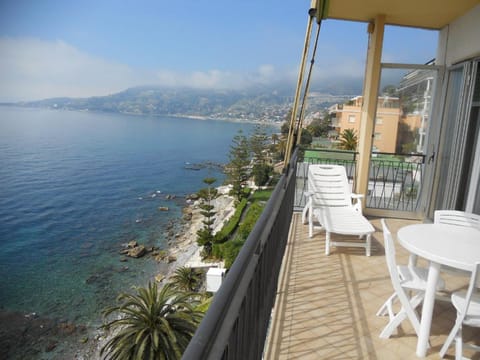 Apartments solaria 1 2 Ospedaletti Ligure by Sanremo Italian Riviera Apartment in Sanremo