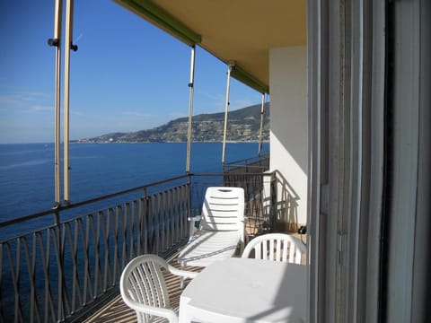 Apartments solaria 1 2 Ospedaletti Ligure by Sanremo Italian Riviera Apartment in Sanremo