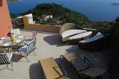 Stunning Penthouse with panoramic views of Eze Village and the French Riviera Apartment in Eze
