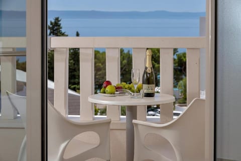Family suite with a seaview Apartment in Tučepi